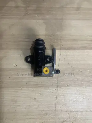 Down Clutch Pot Nissan Hardbody