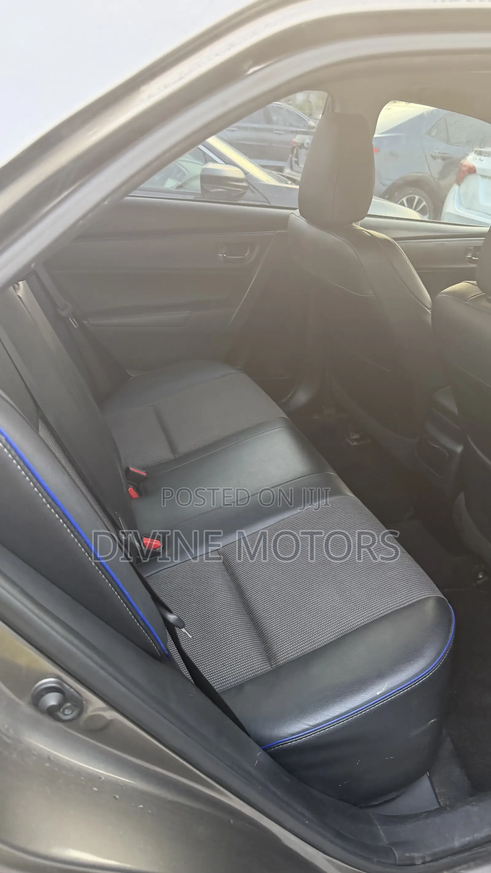 Toyota Corolla SE (1.8L 4cyl 2A) 2018 Gray