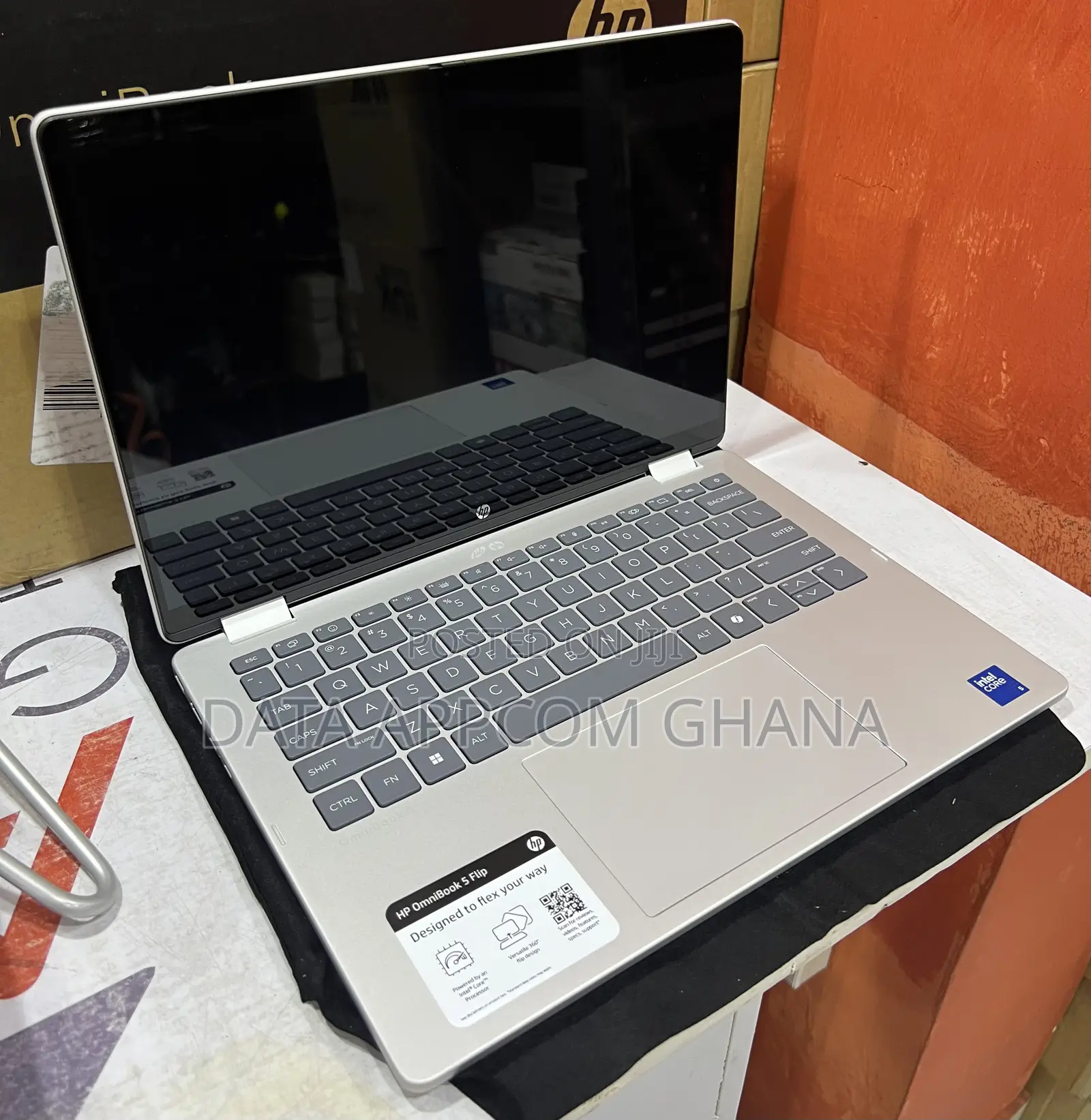 New Laptop HP OmniBook 5 Flip 8GB Intel Core 5 SSD 512GB