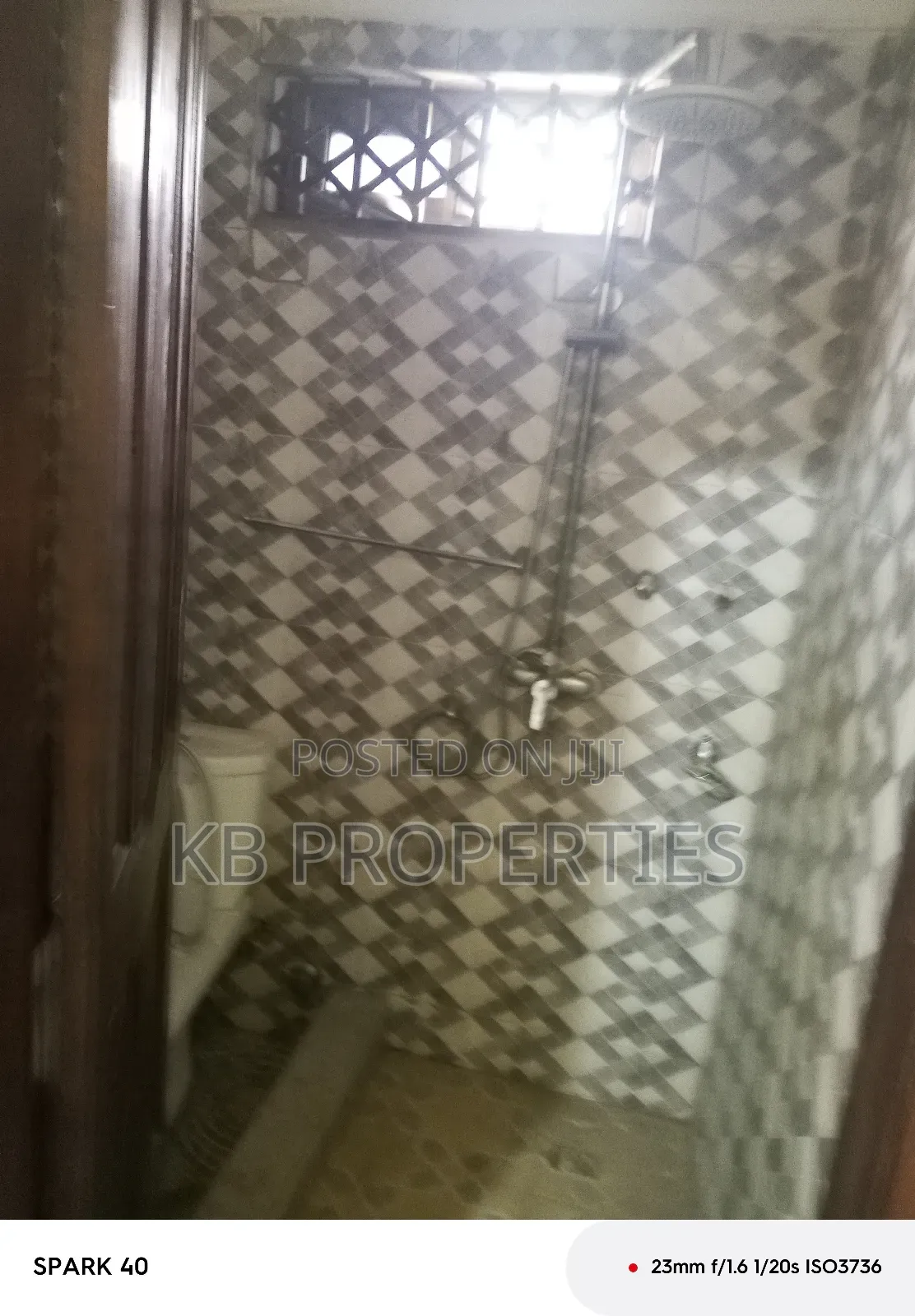 6bdrm House in Kb Properties, Spintex for rent