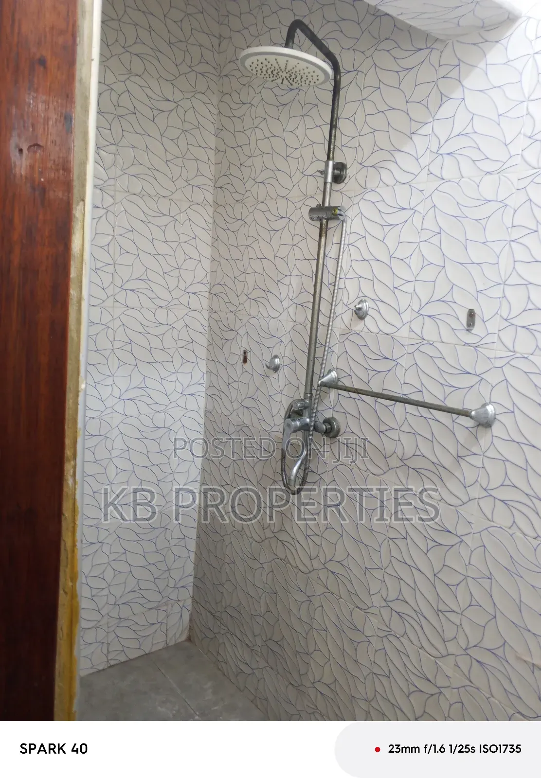 6bdrm House in Kb Properties, Spintex for rent