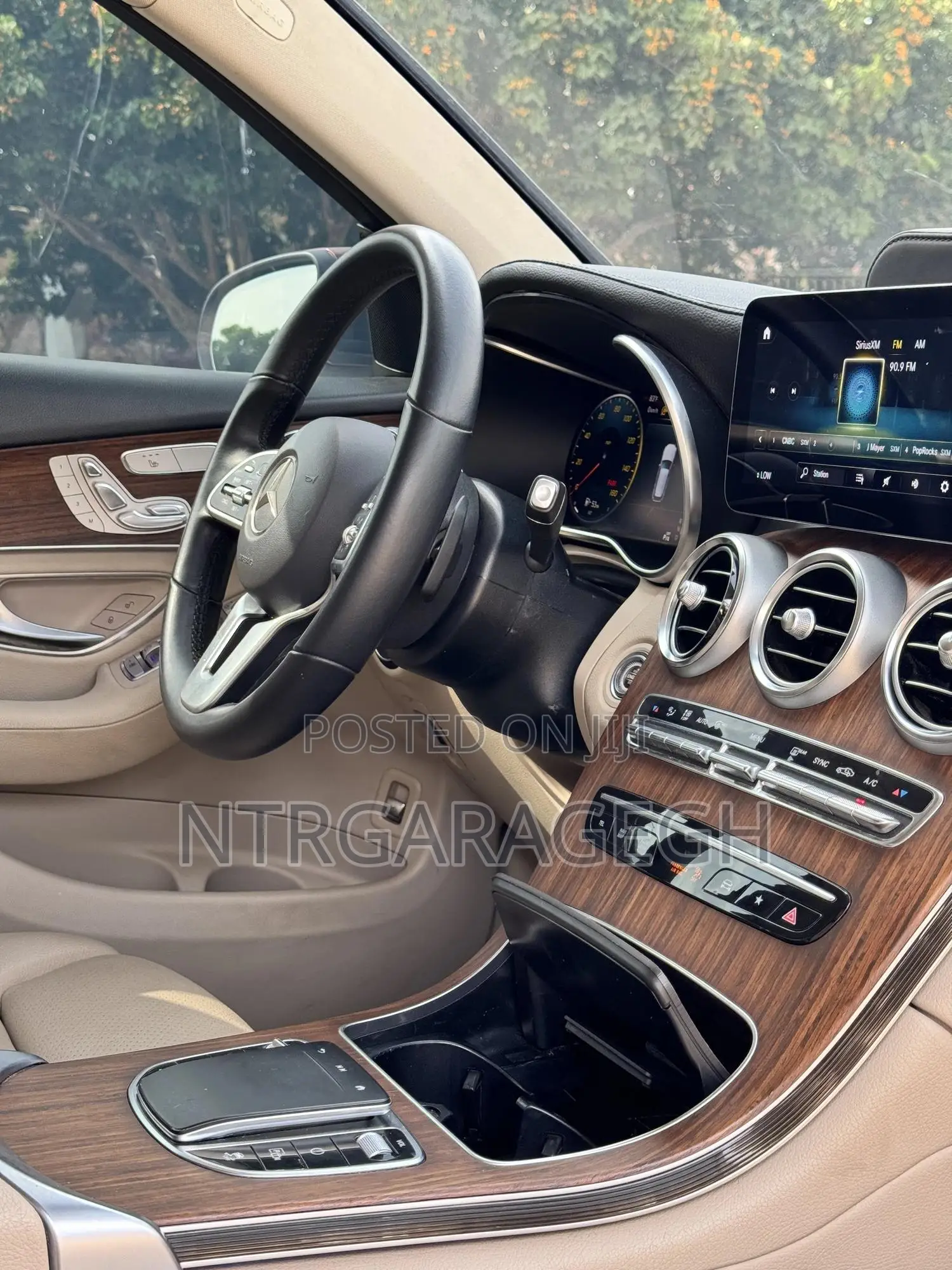 Mercedes-Benz GLC-Class 2022 Brown
