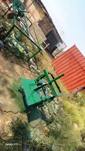 Electric Block Mould Machines Which Come With All Accessories Intact