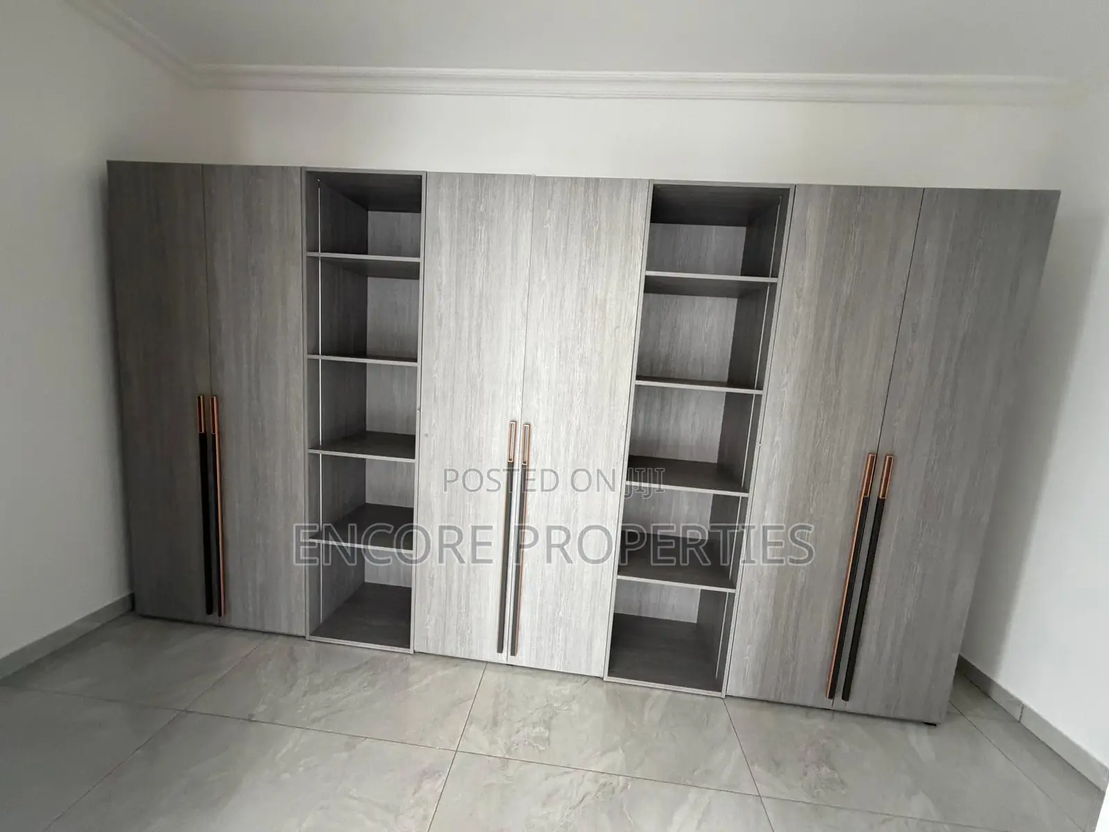 5bdrm House in East Legon for rent