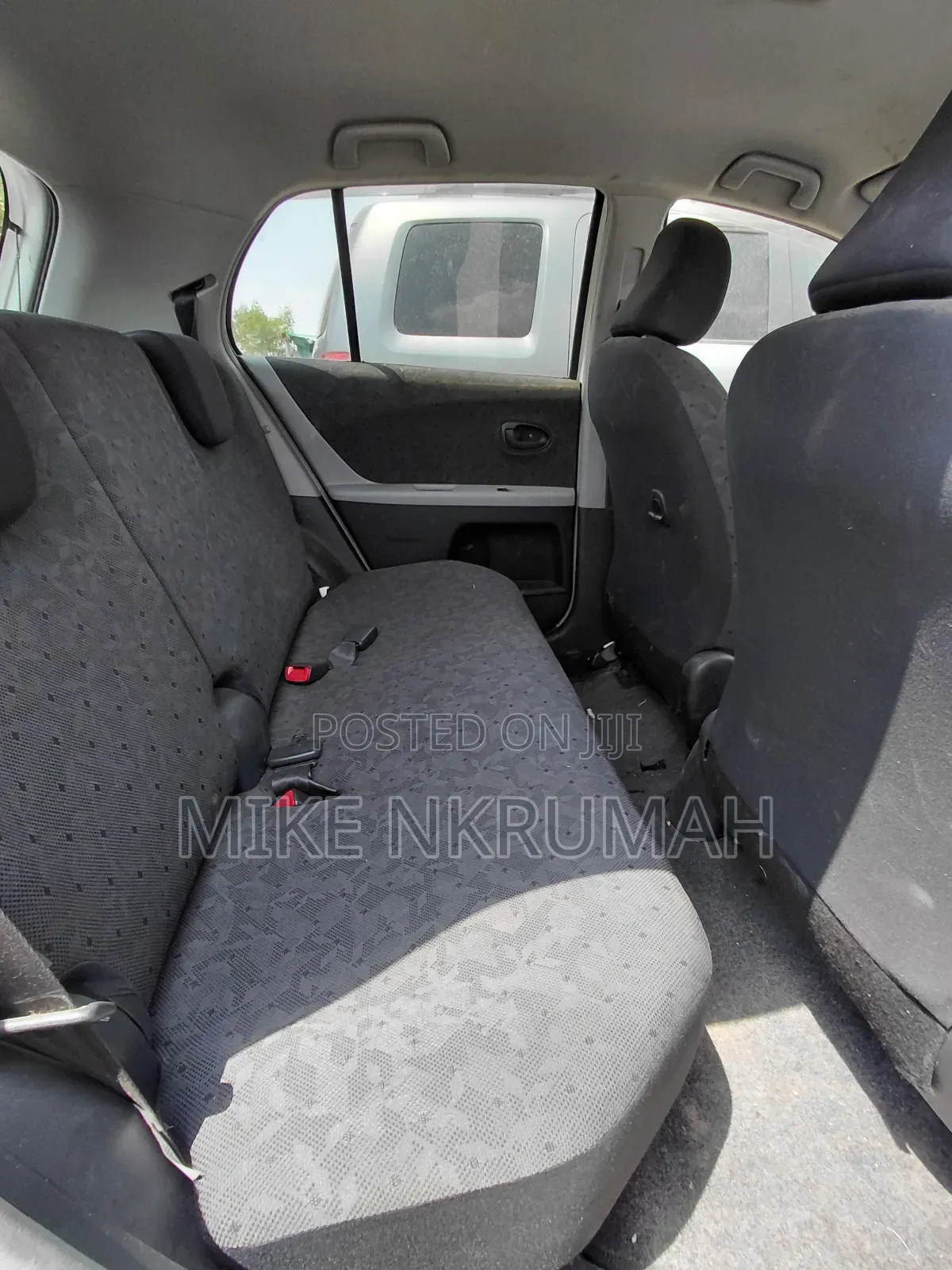 Toyota Vitz 2010 White