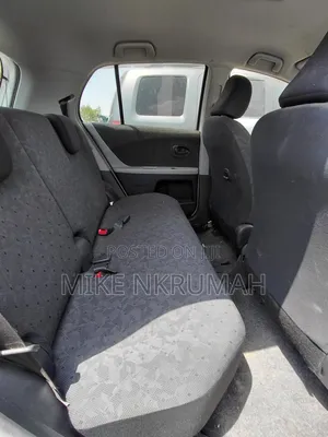 Toyota Vitz 2010 White