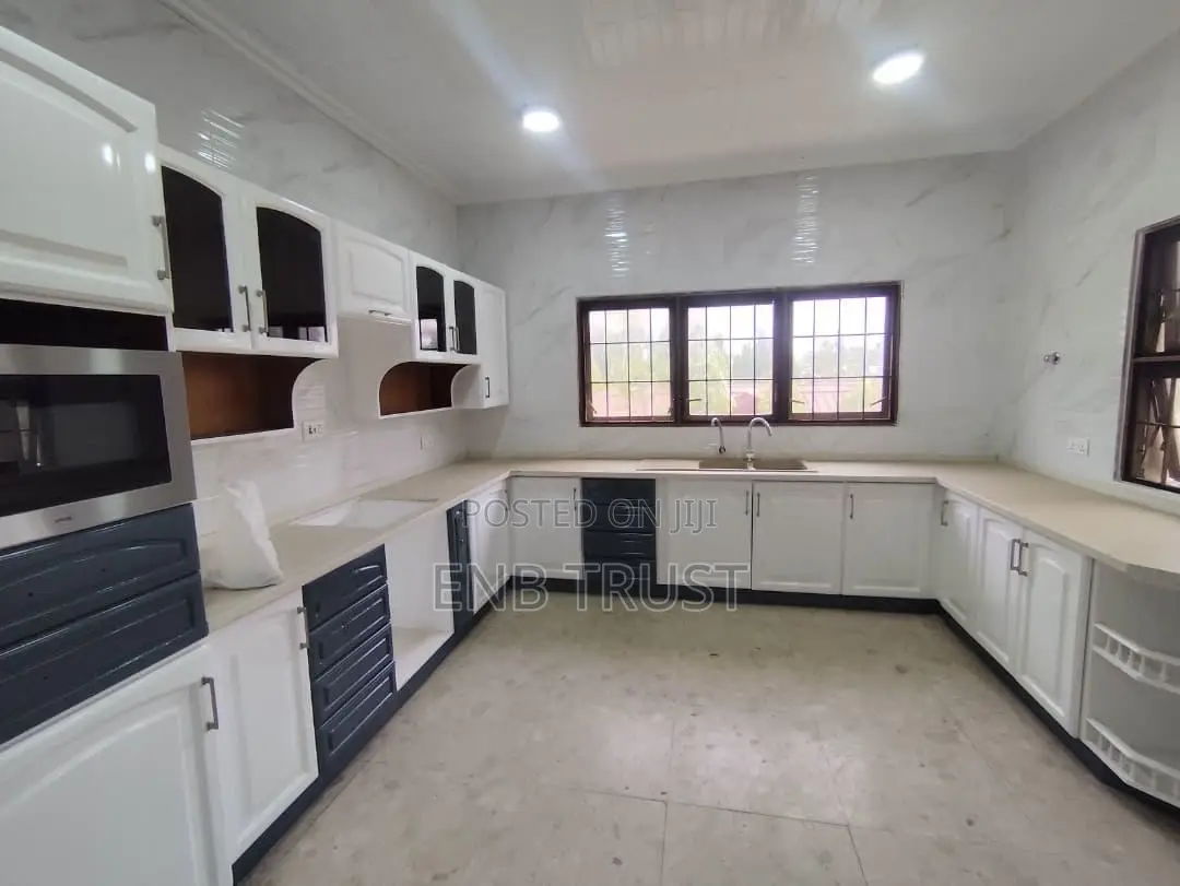 15bdrm Duplex in Roman Ridge, Prisons School Area for rent