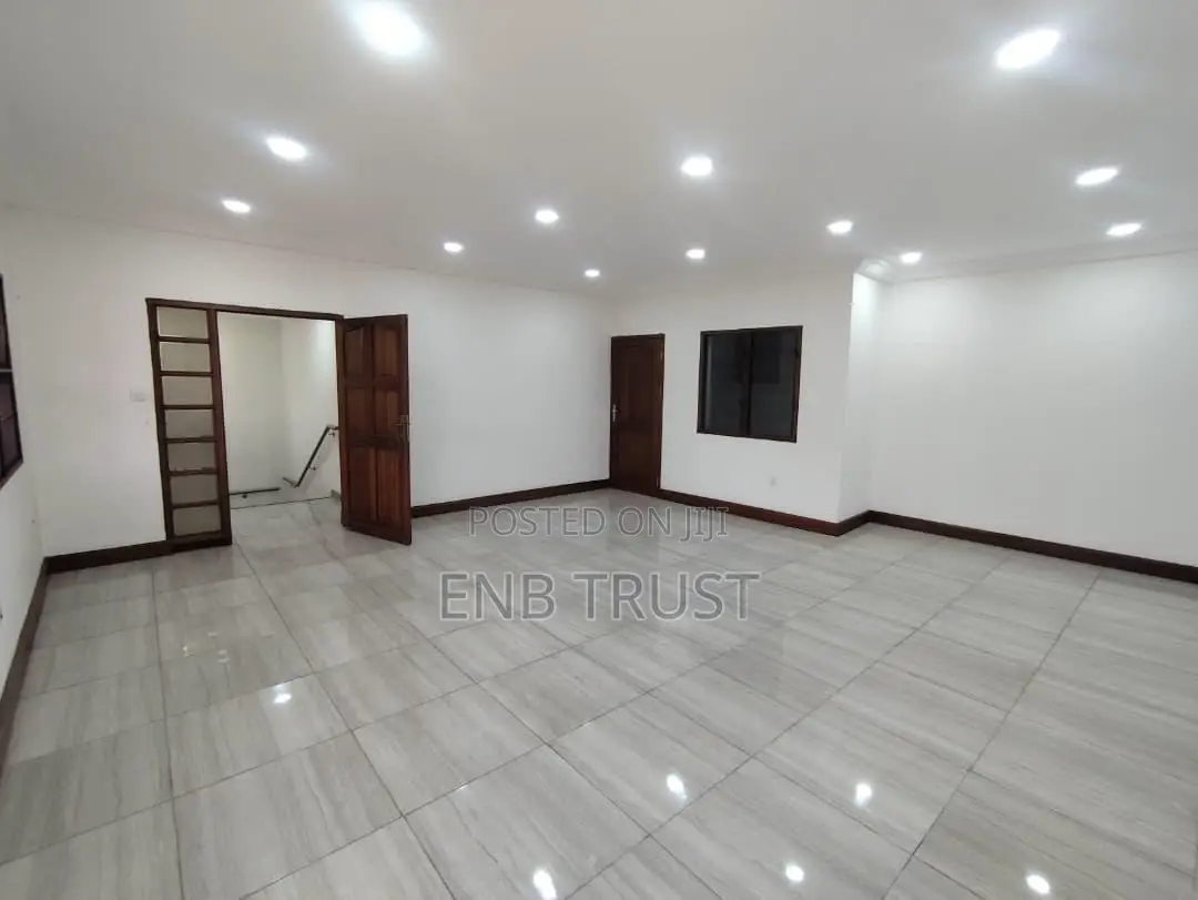 15bdrm Duplex in Roman Ridge, Prisons School Area for rent