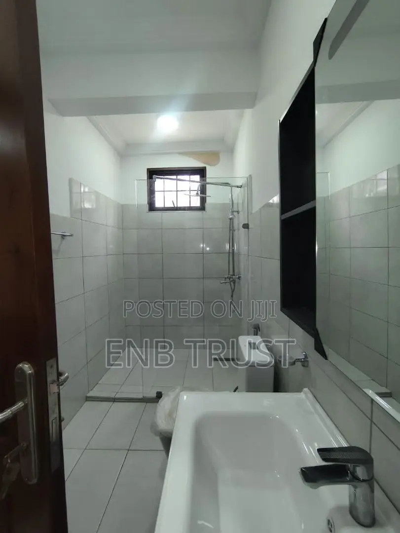 15bdrm Duplex in Roman Ridge, Prisons School Area for rent