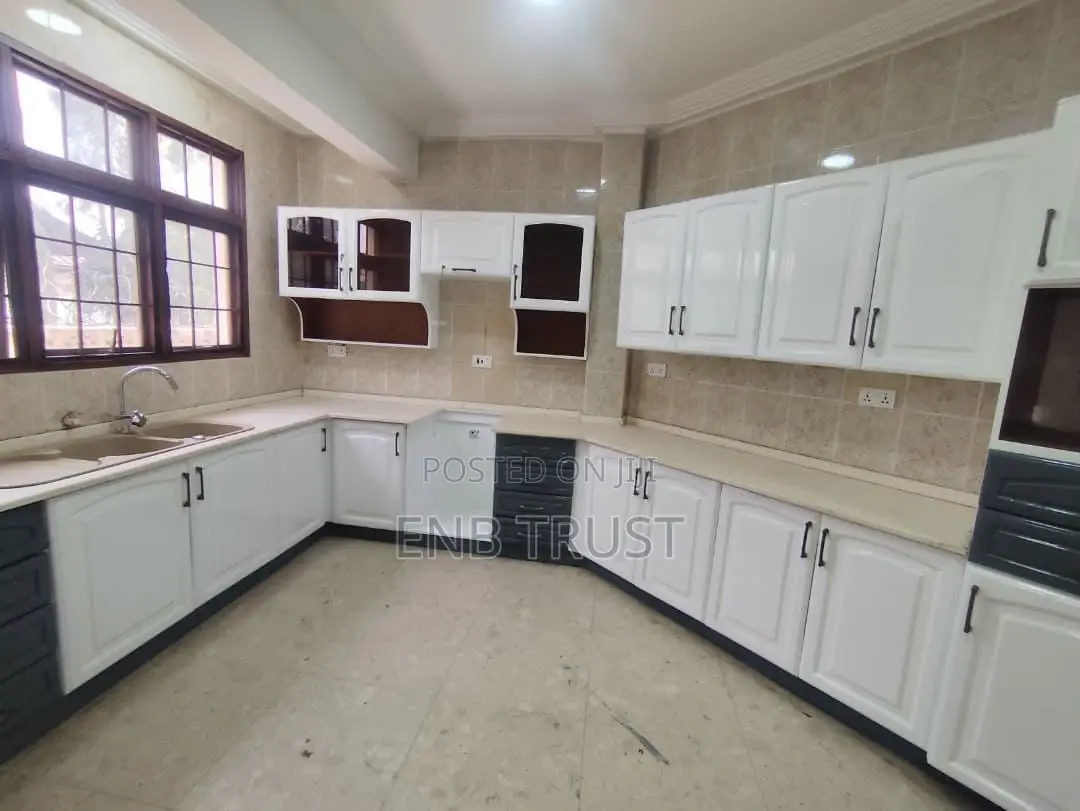 15bdrm Duplex in Roman Ridge, Prisons School Area for rent