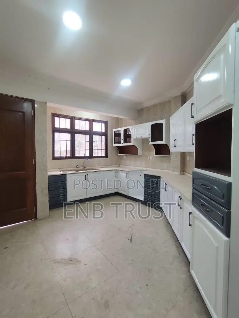 15bdrm Duplex in Roman Ridge, Prisons School Area for rent