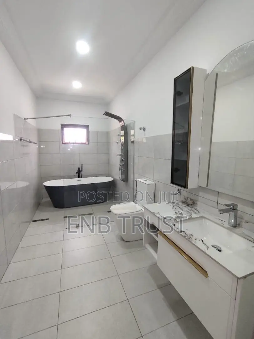 15bdrm Duplex in Roman Ridge, Prisons School Area for rent