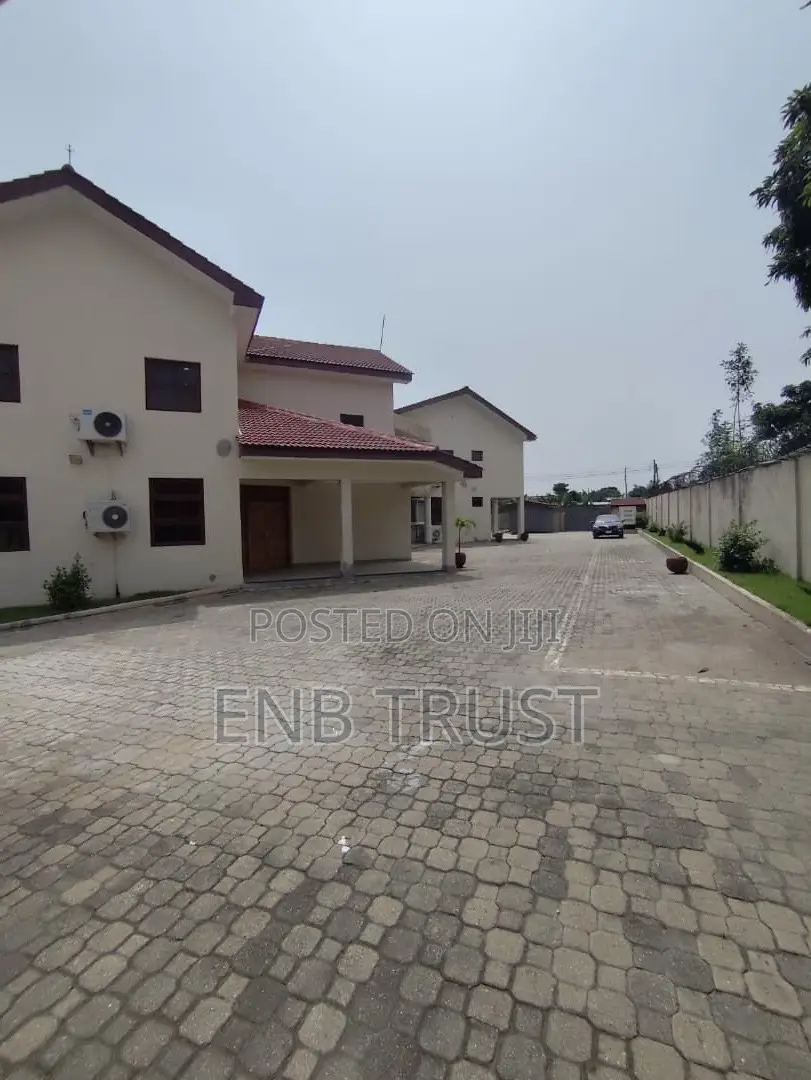 15bdrm Duplex in Roman Ridge, Prisons School Area for rent