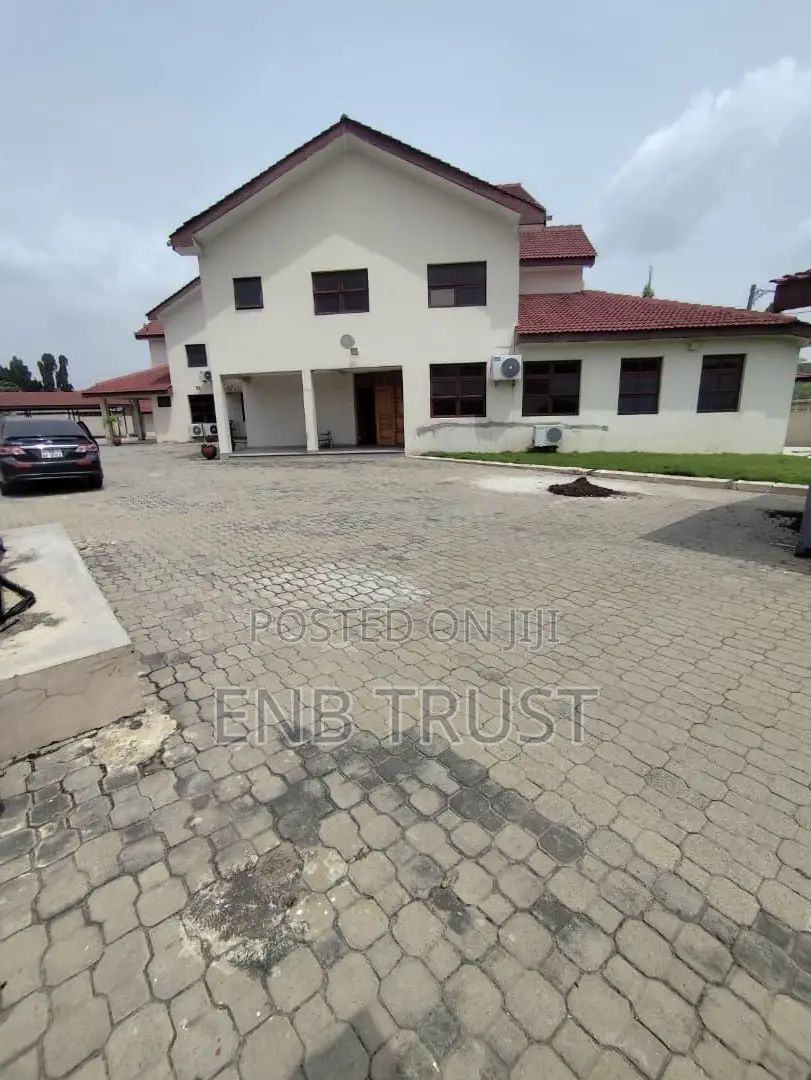 15bdrm Duplex in Roman Ridge, Prisons School Area for rent
