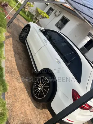 Mercedes-Benz GLC-Class 2019 Off white