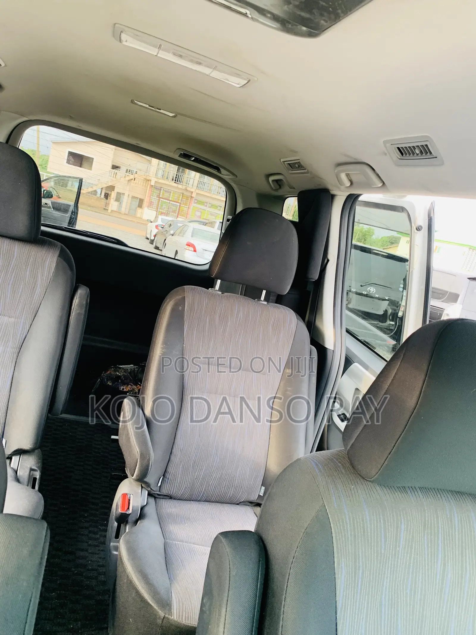 Toyota Voxy 2010 White