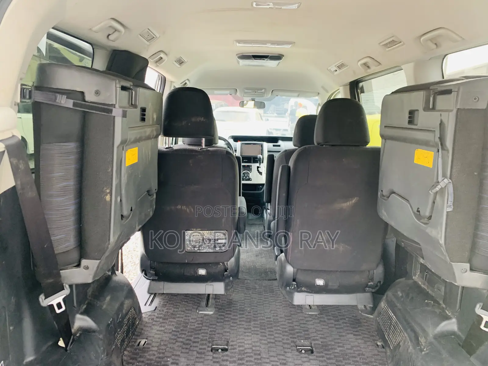 Toyota Voxy 2010 White