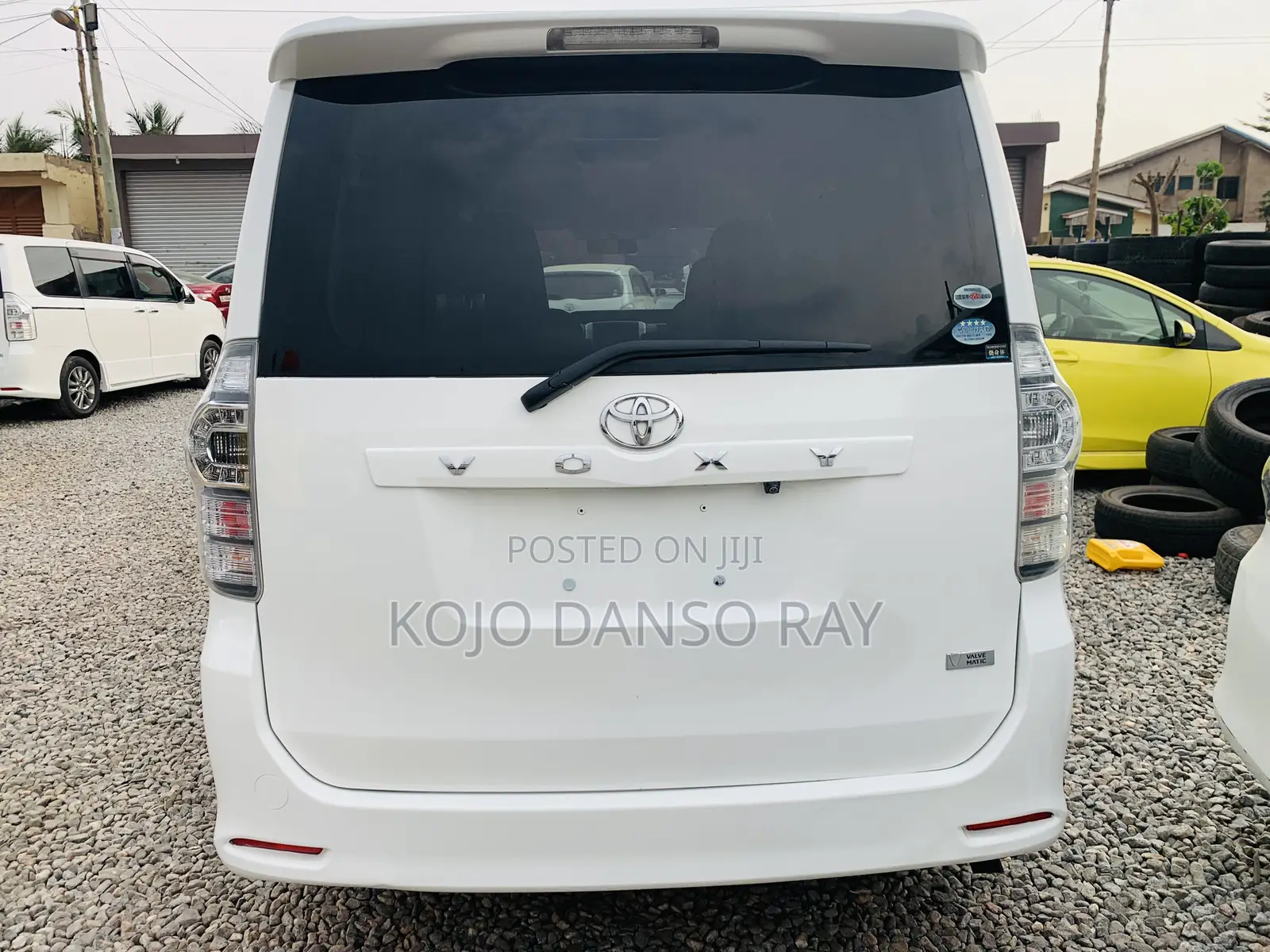 Toyota Voxy 2010 White