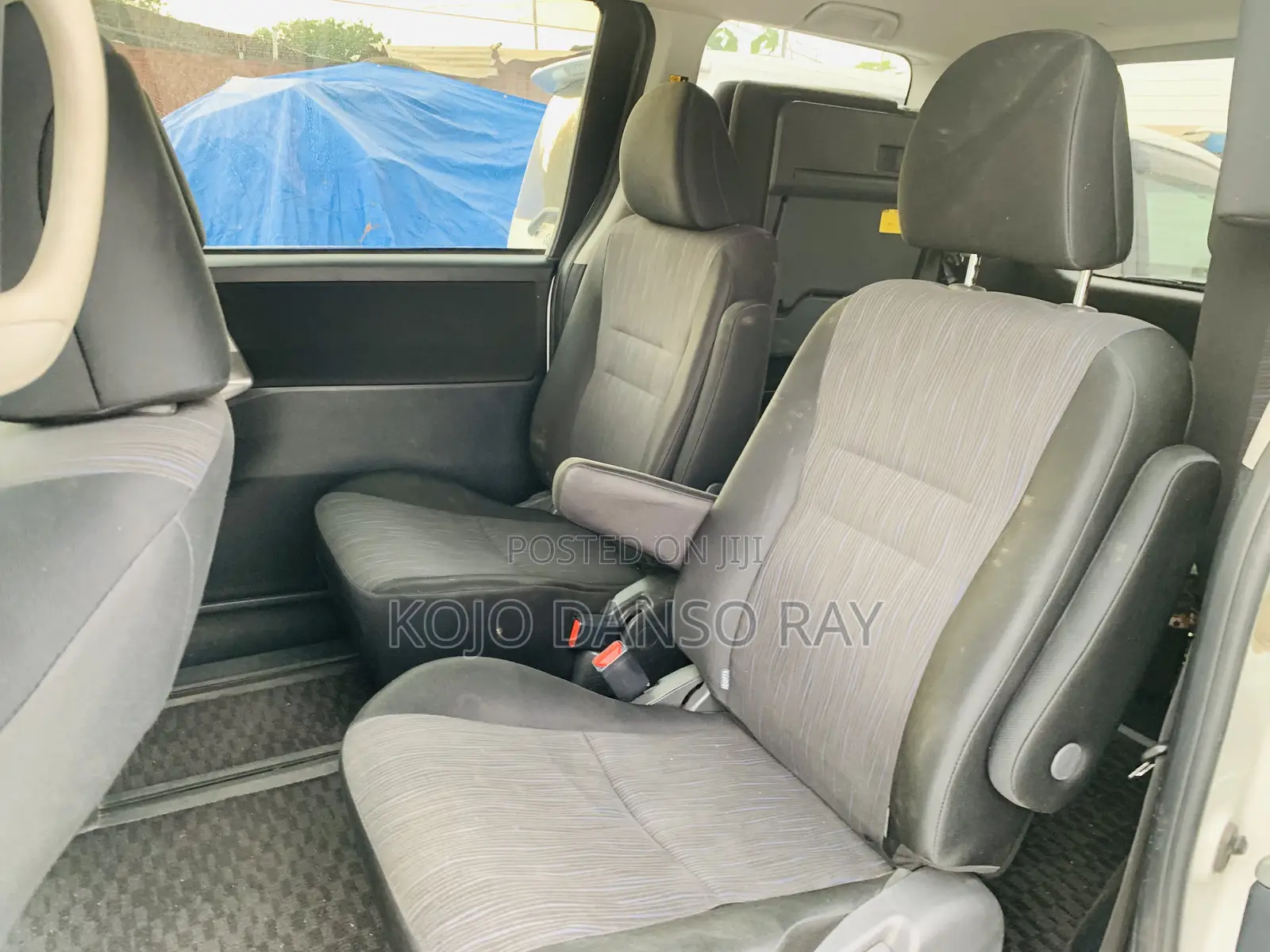 Toyota Voxy 2010 White