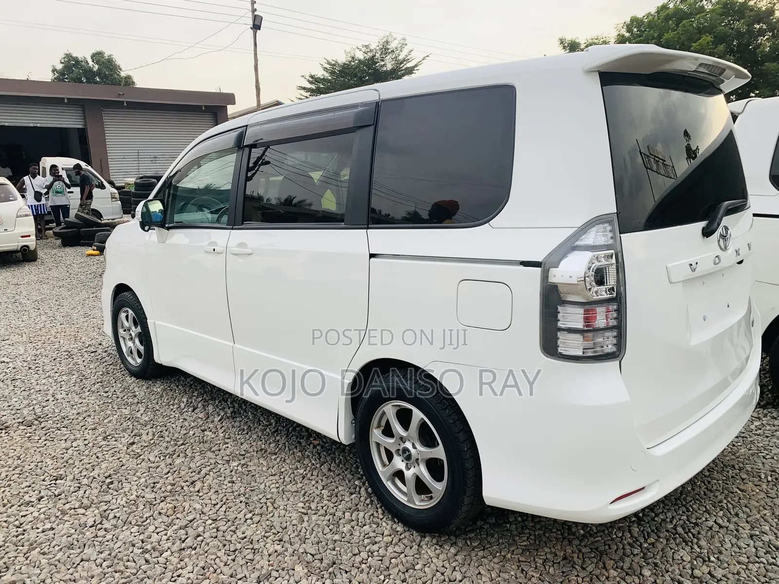 Toyota Voxy 2010 White