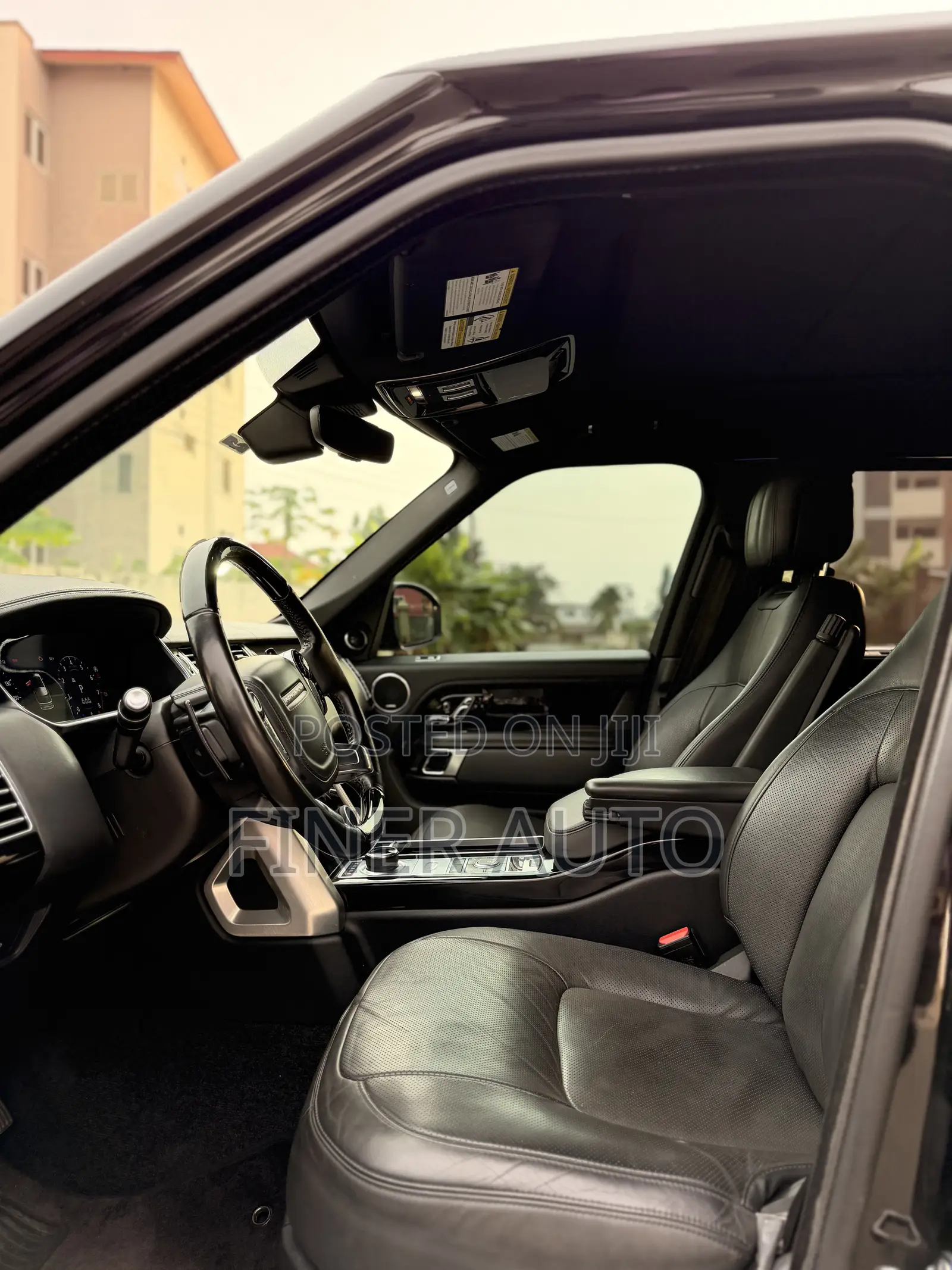 Land Rover Range Rover Vogue 2019 Black