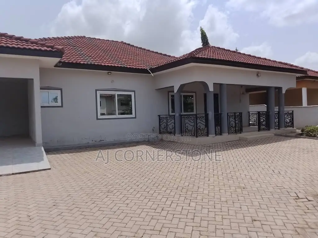 4bdrm House in Amasaman for rent
