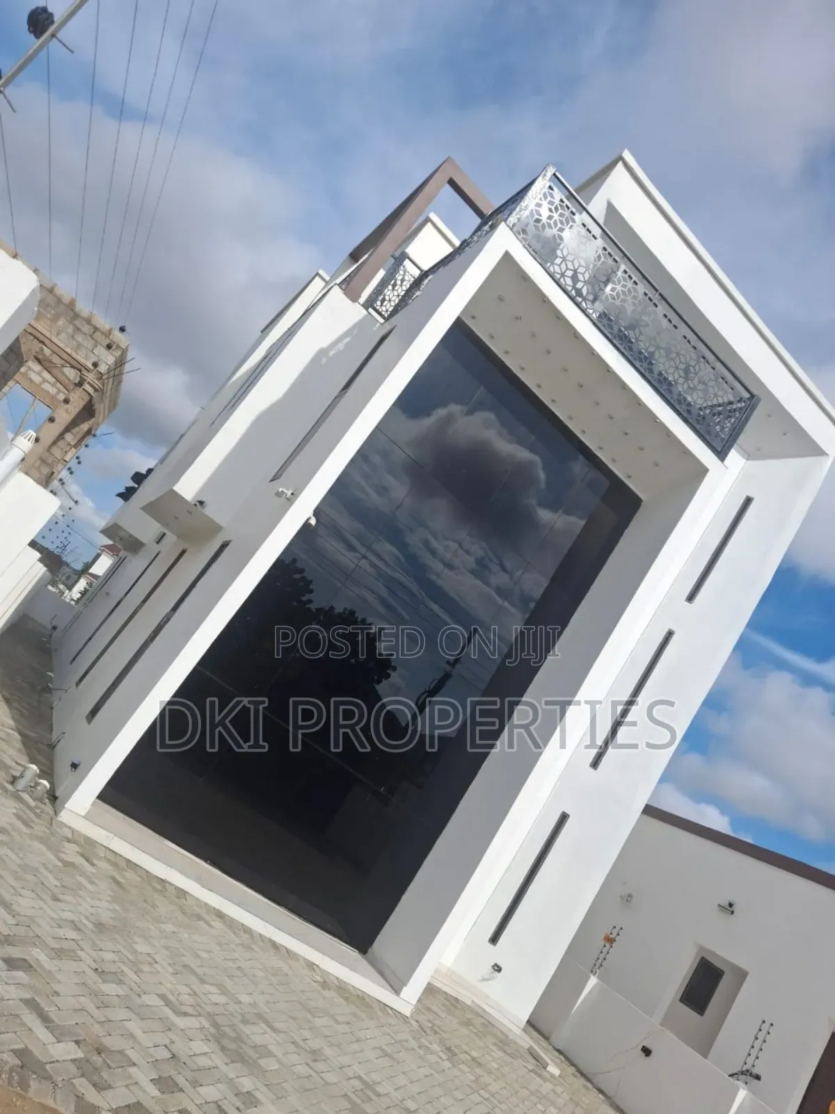 5bdrm House in Dki Properties, East Legon for sale