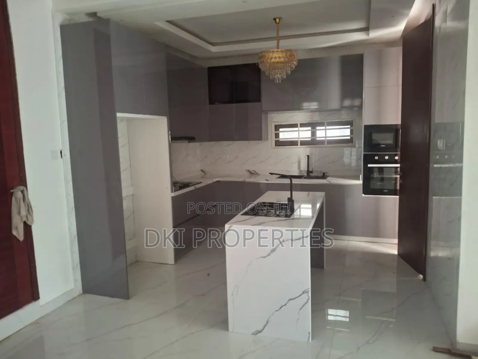 5bdrm House in Dki Properties, East Legon for sale
