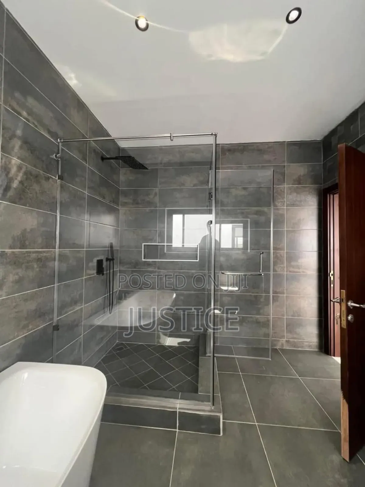 3bdrm Duplex in Botwe, East Legon for rent