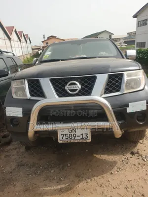 Nissan Pathfinder SE 2005 Black