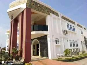 Furnished 9bdrm Mansion in Millions Properties, Tema Metropolitan
