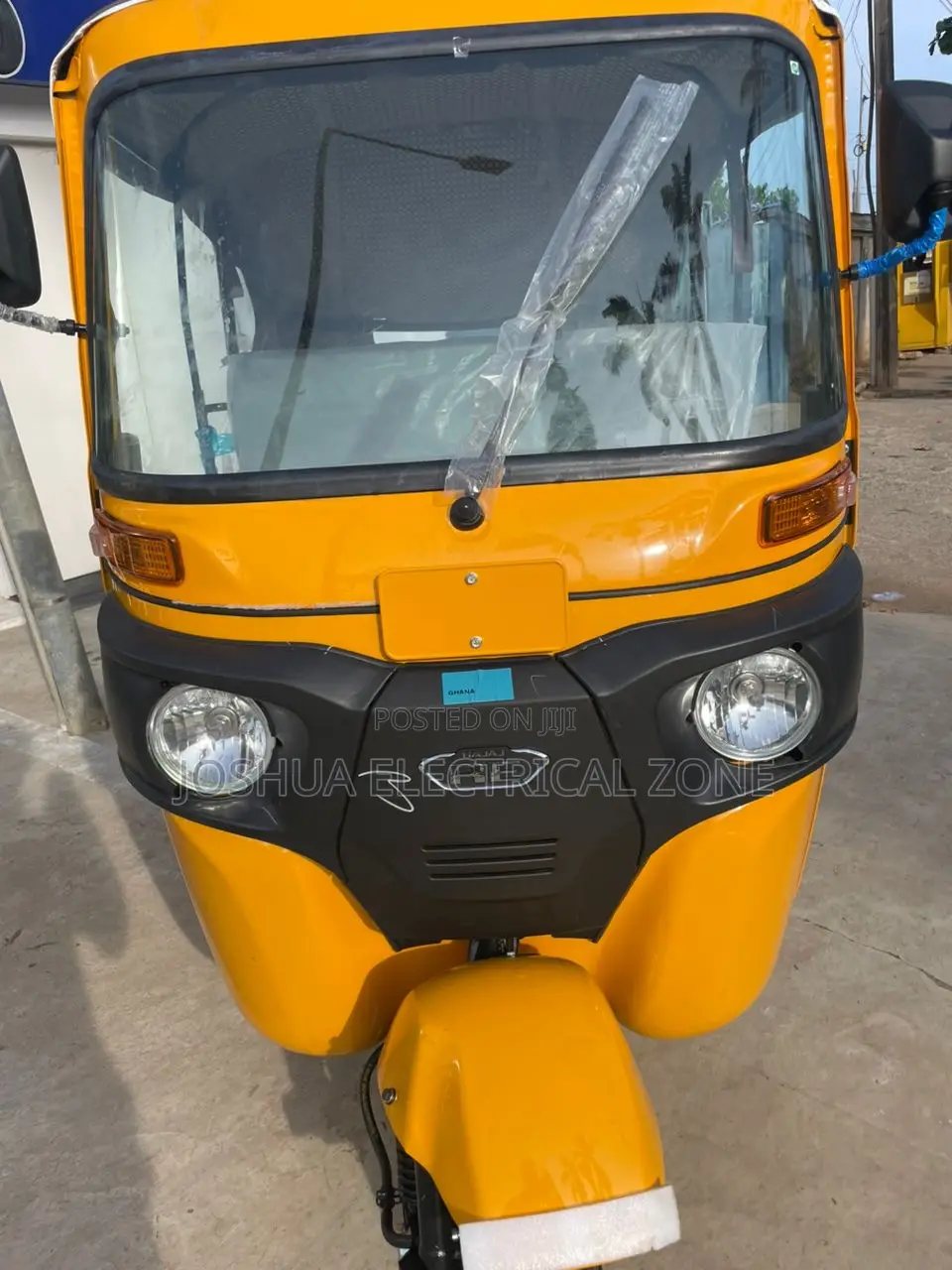 New Bajaj 2025 Black