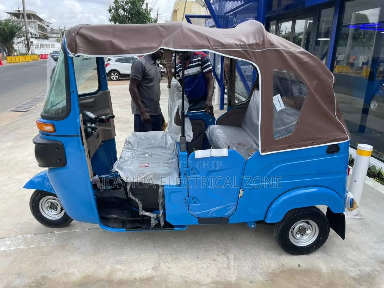 New Bajaj 2025 Black