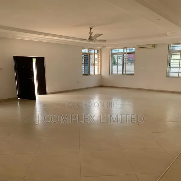 4bdrm House in North Ridge for rent