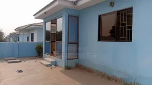 3bdrm House in Devtraco, Tema Metropolitan for rent