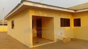 3bdrm House in Devtraco Courts, Tema Metropolitan for rent