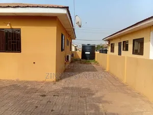 3bdrm House in Devtraco, Tema Metropolitan for rent