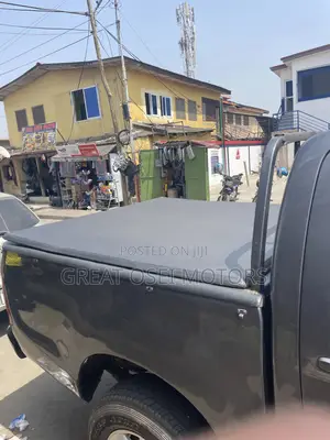 Toyota Hilux Tri Fold Bucket Cover ( Soft Type)