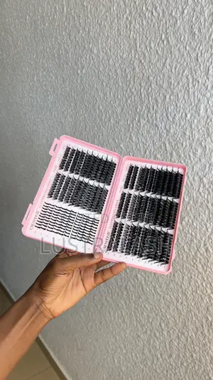 Wispy Cluster Lash Booklet