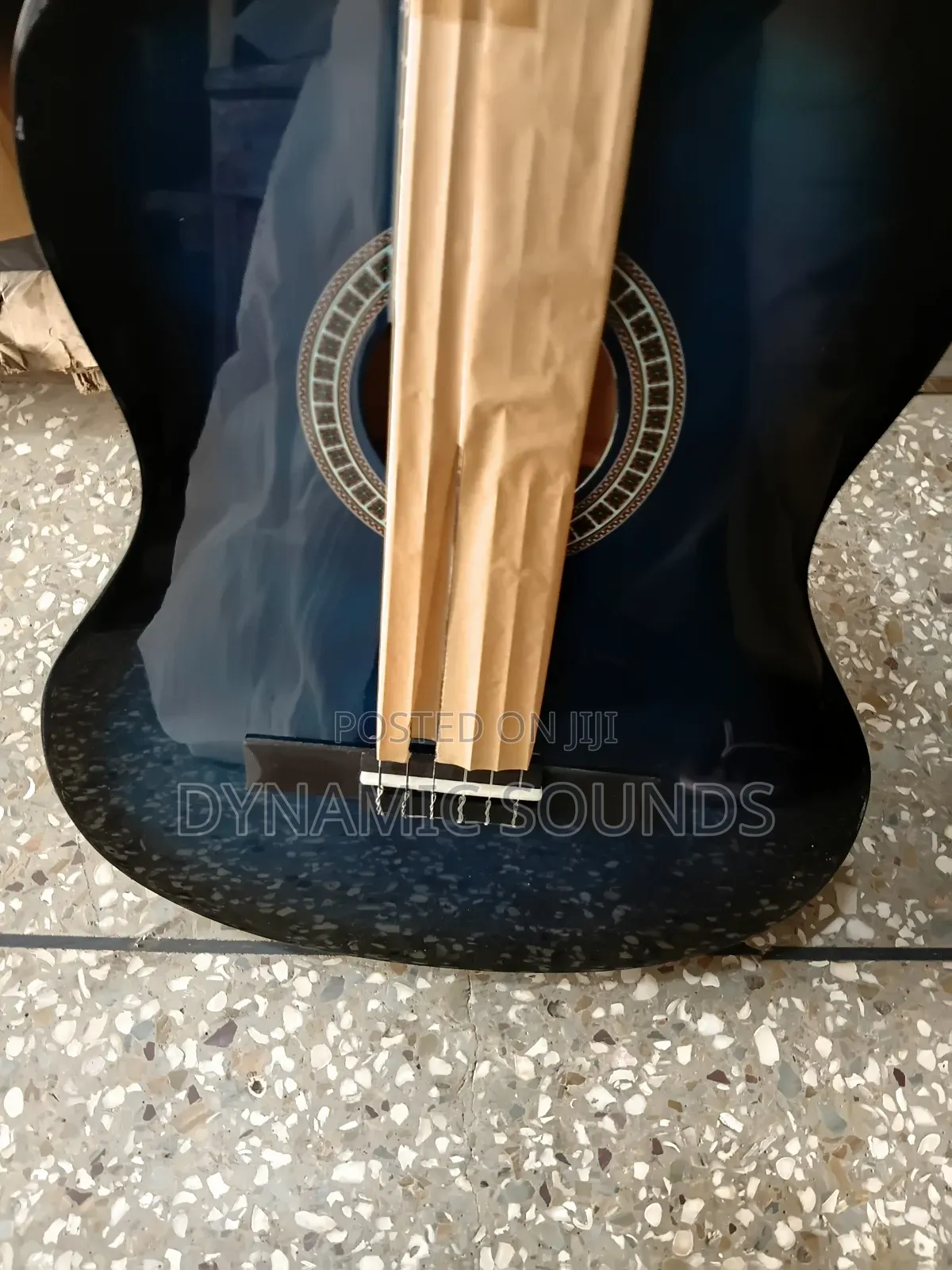 Givson Acoustic Guitar
