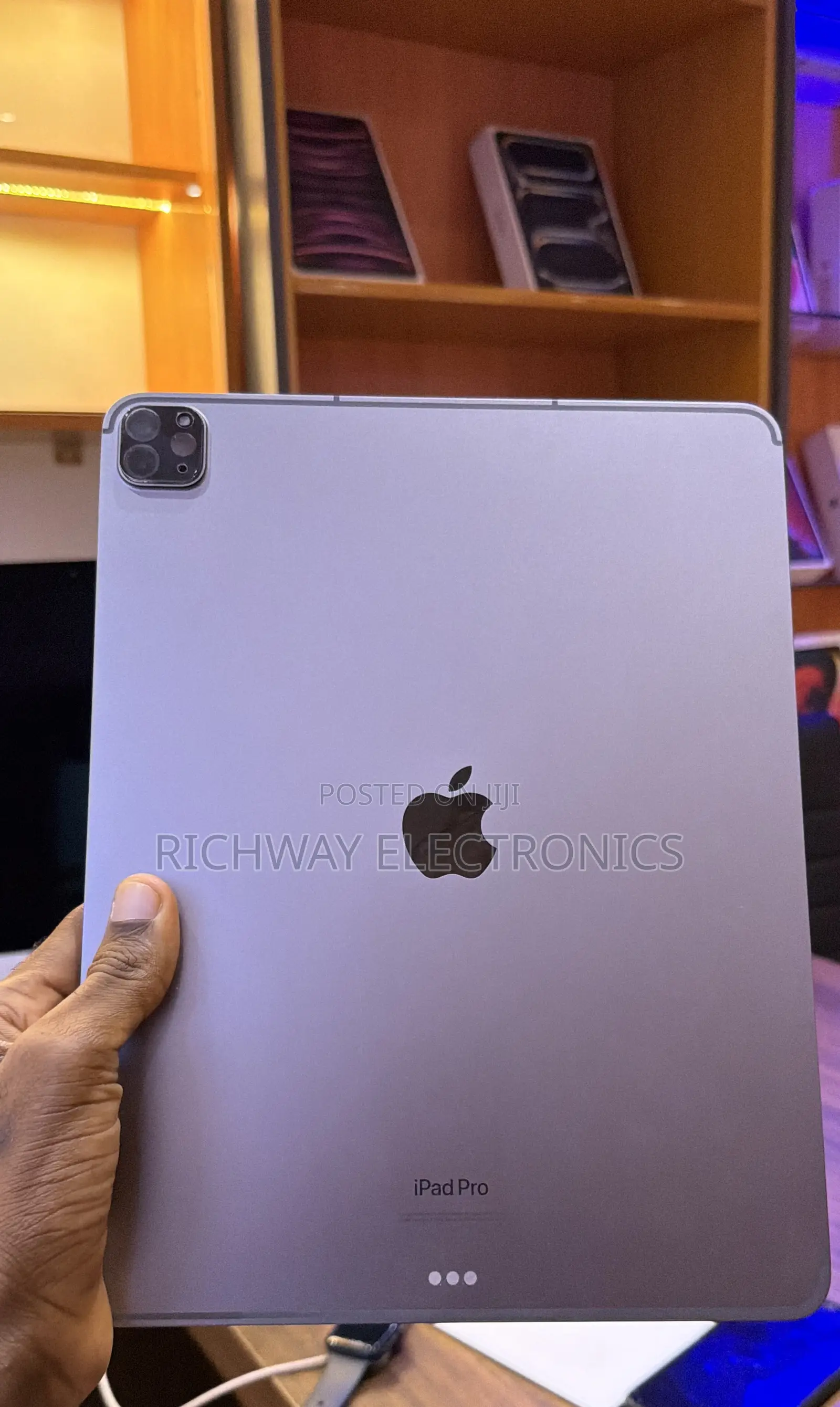 Apple iPad Pro 12.9 (2022) 256 GB Gray