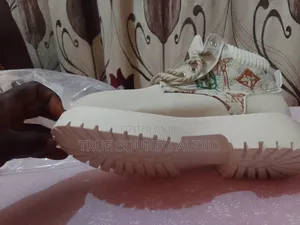 Causal Spots Fashion Shoe