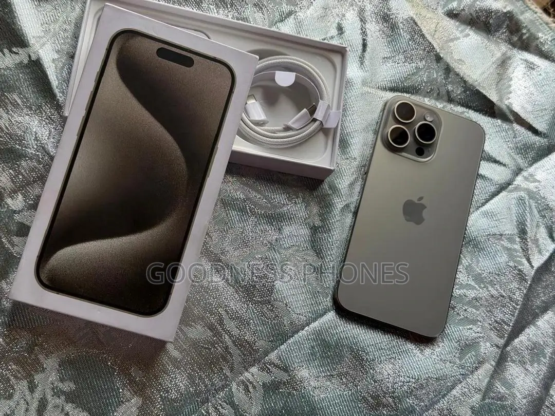 Apple iPhone 15 Pro Max 256 GB Silver