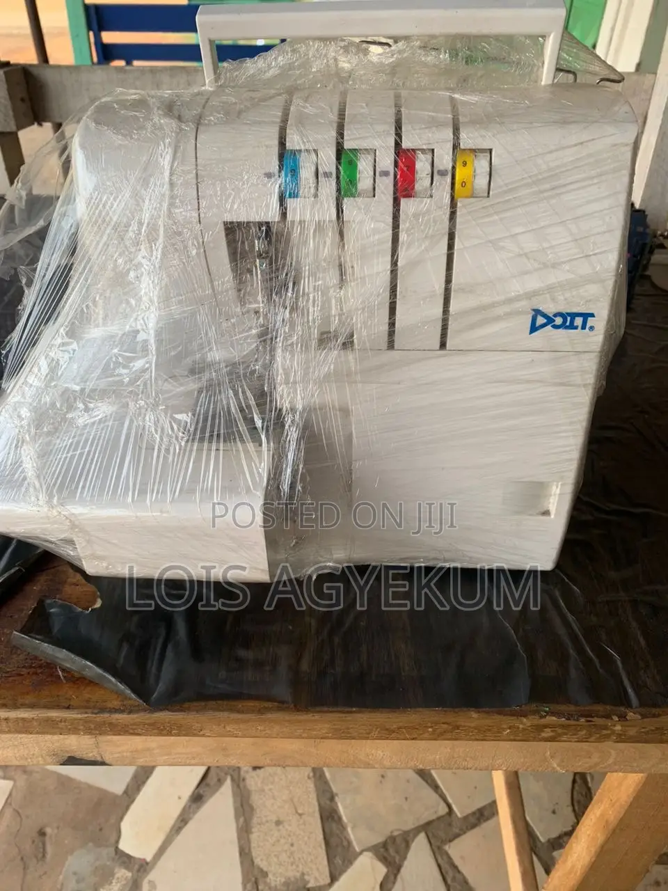 4 Thread Domestic Knitting Machine