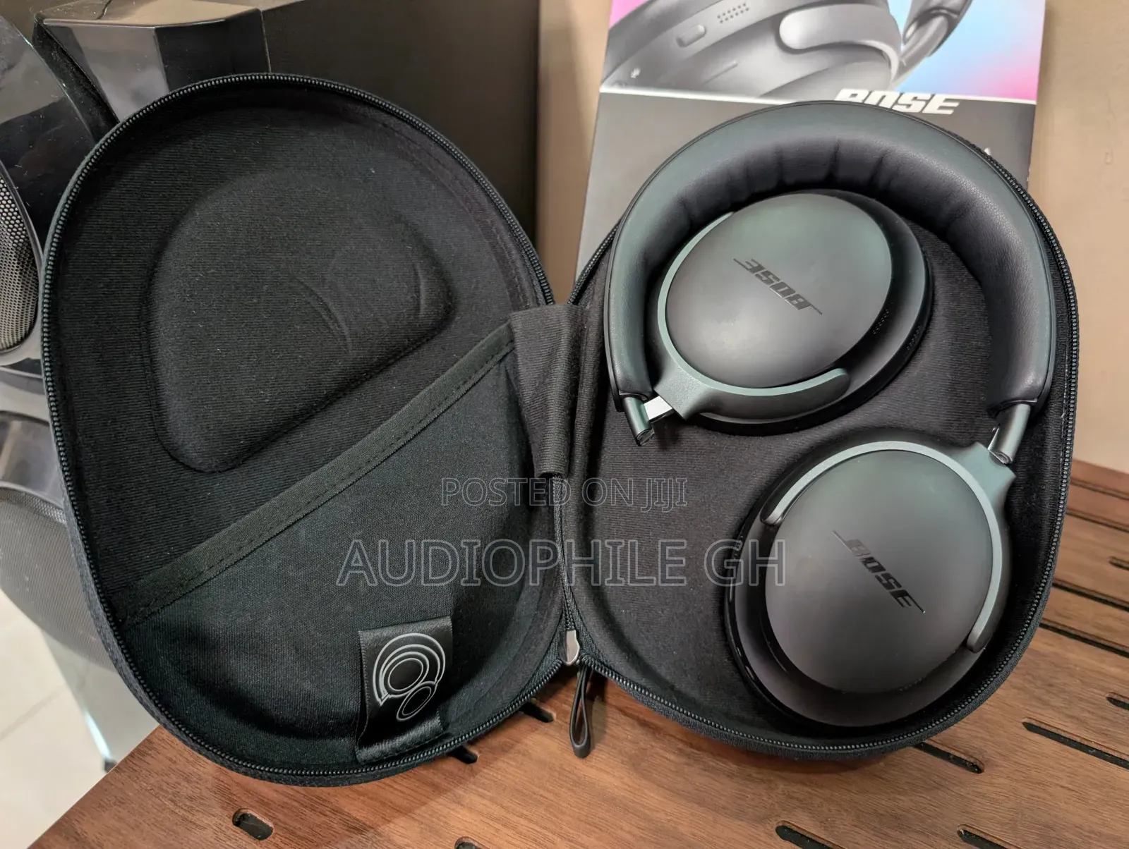 Bose Quietcomfort Ultra Headphones ( New but Open Box )