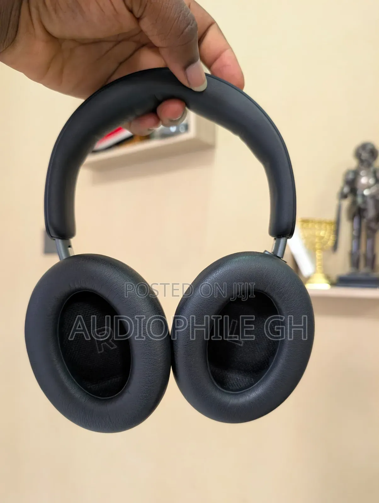 Bose Quietcomfort Ultra Headphones ( New but Open Box )
