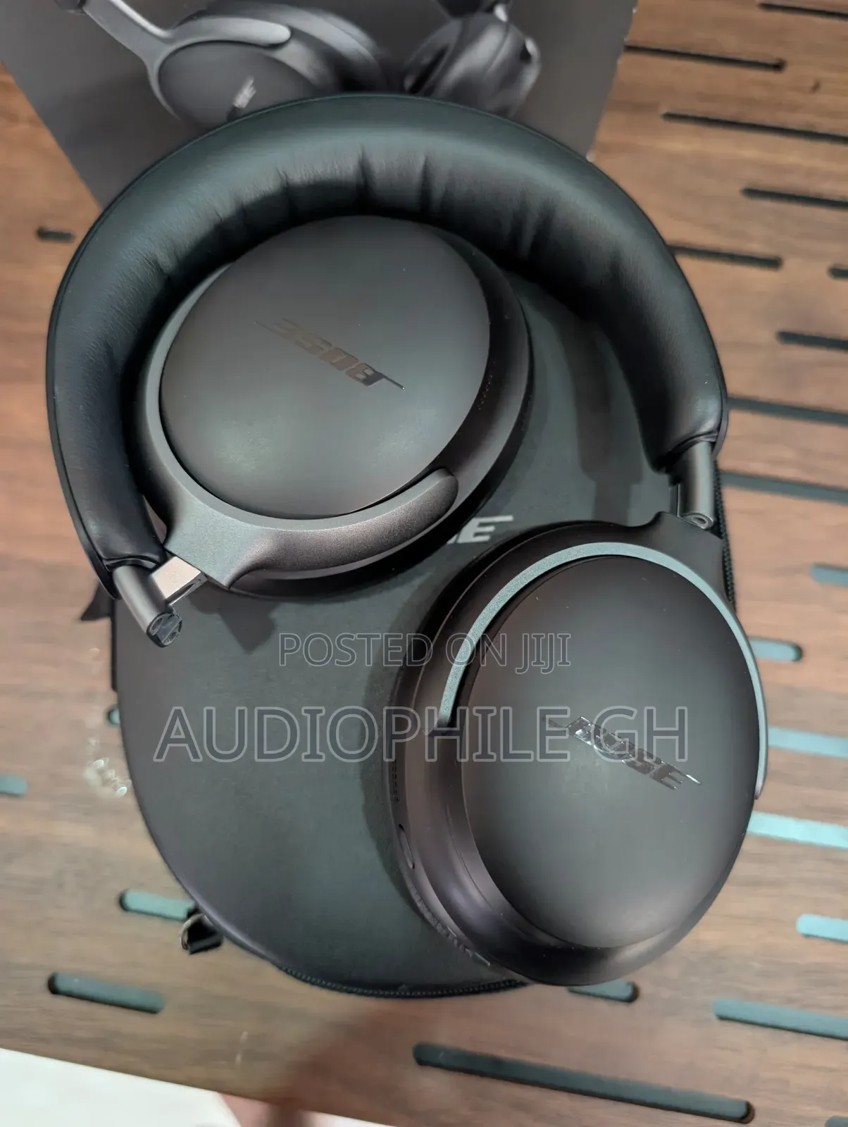 Bose Quietcomfort Ultra Headphones ( New but Open Box )