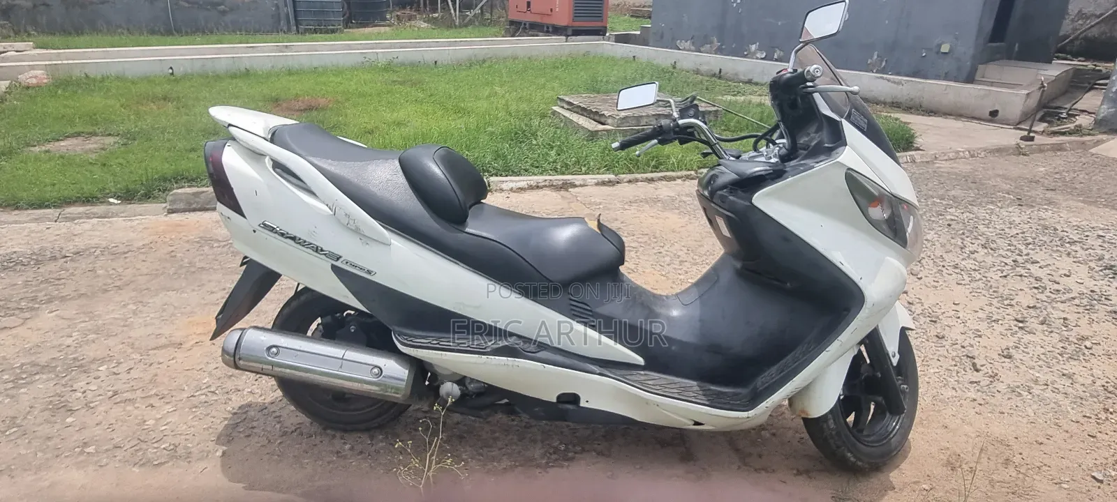 Suzuki Burgman 2011 White