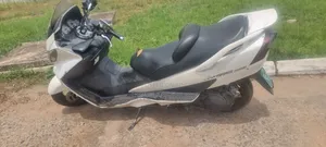 Suzuki Burgman 2011 White