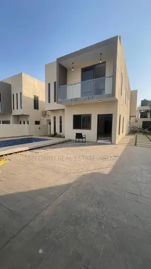 4bdrm Duplex in East Legon for sale